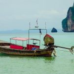 Longtail Boat am Beach von Koh Phi Phi, Thailand