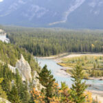 Ein toller Viewpoint: Ein Blick auf die Hoodoos von Banff, Kanada