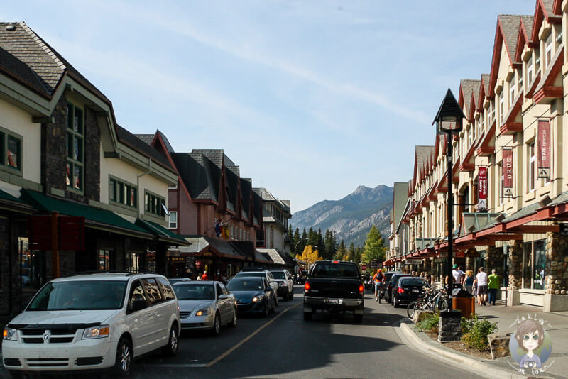 Fahrt durch Banff Town, Kanada