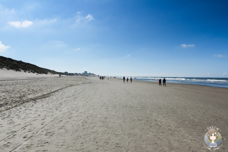 Kilometerweiter Strandabschnitt auf der Insel Norderney