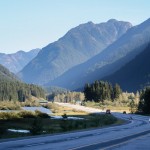 Fahrt durch den Manning Provincial Park in British Columbia, Kanada