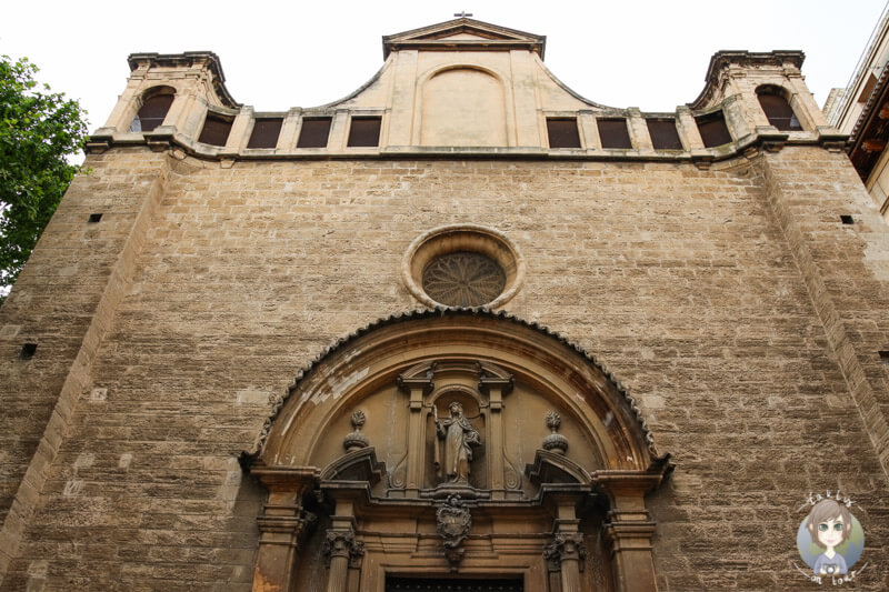 Eine Kirchenfront in Palma, Mallorca