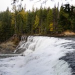 Der Blick vom Aussichtspunkt oberhalb der Dawson Falls, Wells Gray Provincial Park, Kanada