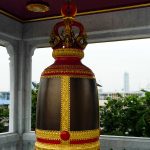 Eine heilige Glocke im Wat Traimit, Bangkok