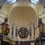 Eine schöne Uhr und Figuren in der Royal Arcade, Melbourne