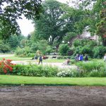 Blick in den Park Jardin de la Nouvelle France in Paris