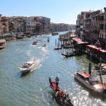 Blick von der Rialtobrücke auf den Canal Grande in Venedig