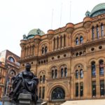 Die Statue von Queen Victoria vor dem Queen Victoria Building Sydney