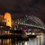 Die Harbour Bridge vom Campbell's Cove Lookout in Sydney bei Nacht