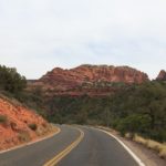 Schöne Landschaft entlang der Sedona Oak Creek Canyon Scenic Road